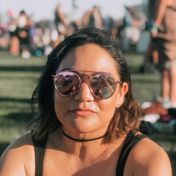 Meet your Posher, Ali - Picture 1 of 1